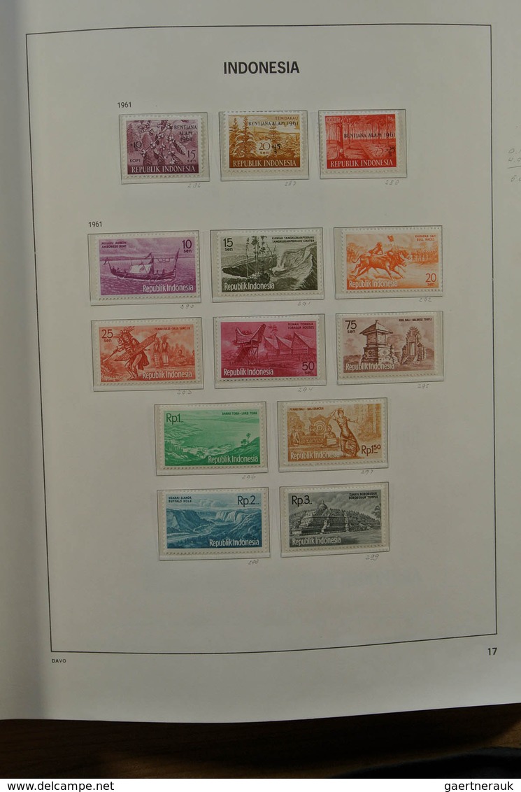 22780 Indonesien: 1949-2010. Very well filled, mostly MNH collection Indonesia 1949-2010 in 2 albums and 1