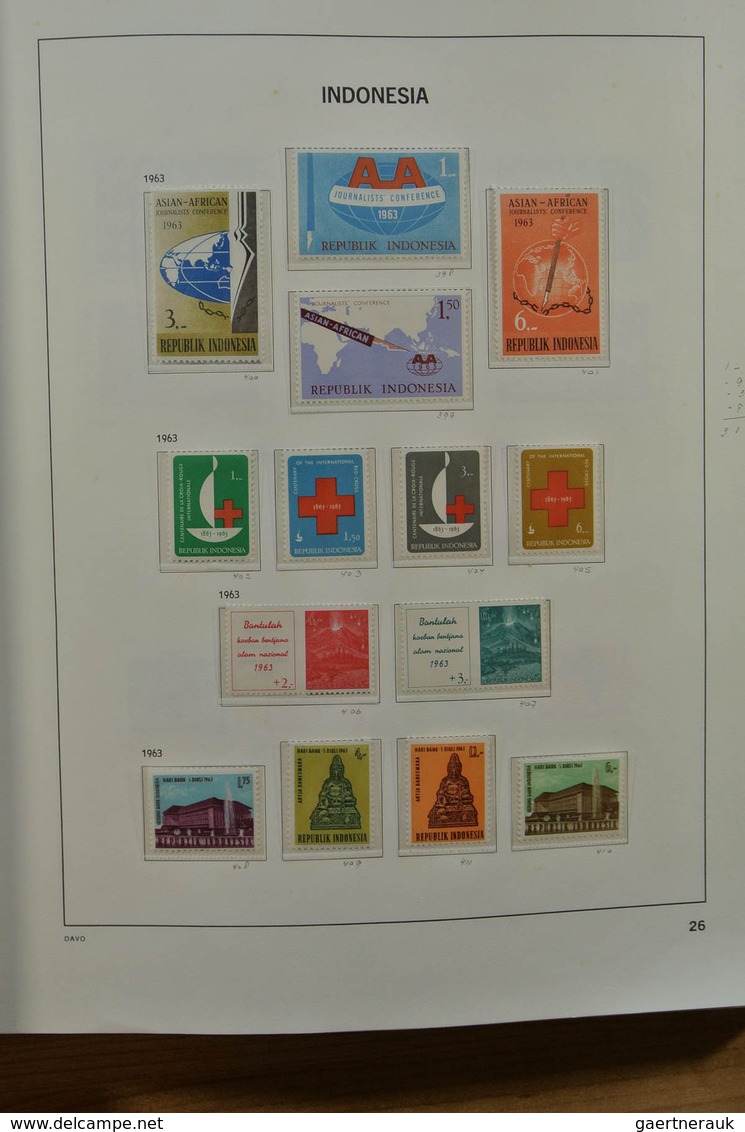 22780 Indonesien: 1949-2010. Very well filled, mostly MNH collection Indonesia 1949-2010 in 2 albums and 1