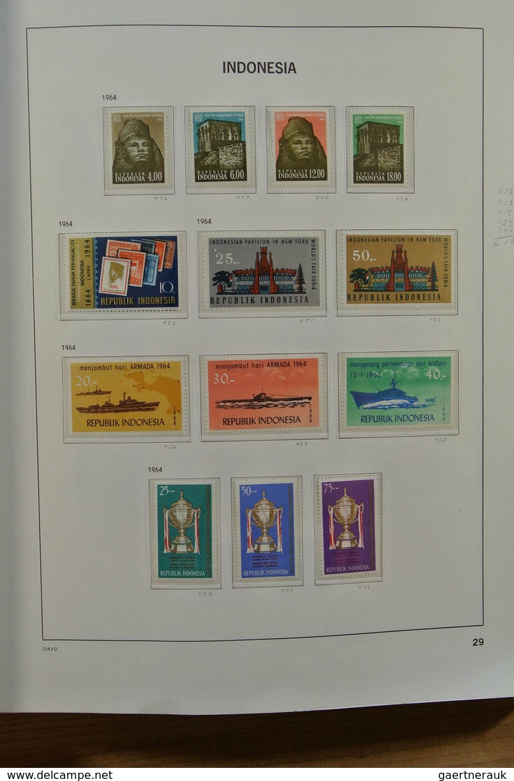 22780 Indonesien: 1949-2010. Very well filled, mostly MNH collection Indonesia 1949-2010 in 2 albums and 1