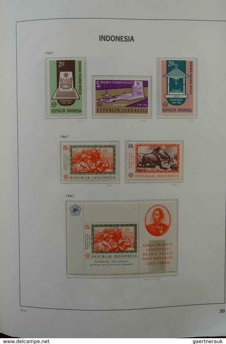 22780 Indonesien: 1949-2010. Very well filled, mostly MNH collection Indonesia 1949-2010 in 2 albums and 1