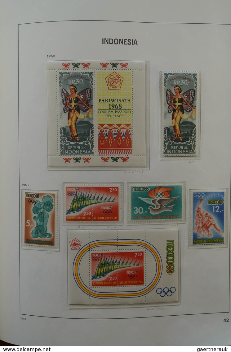 22780 Indonesien: 1949-2010. Very well filled, mostly MNH collection Indonesia 1949-2010 in 2 albums and 1