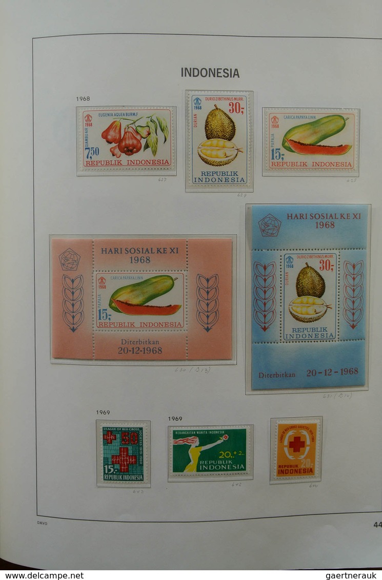 22780 Indonesien: 1949-2010. Very well filled, mostly MNH collection Indonesia 1949-2010 in 2 albums and 1