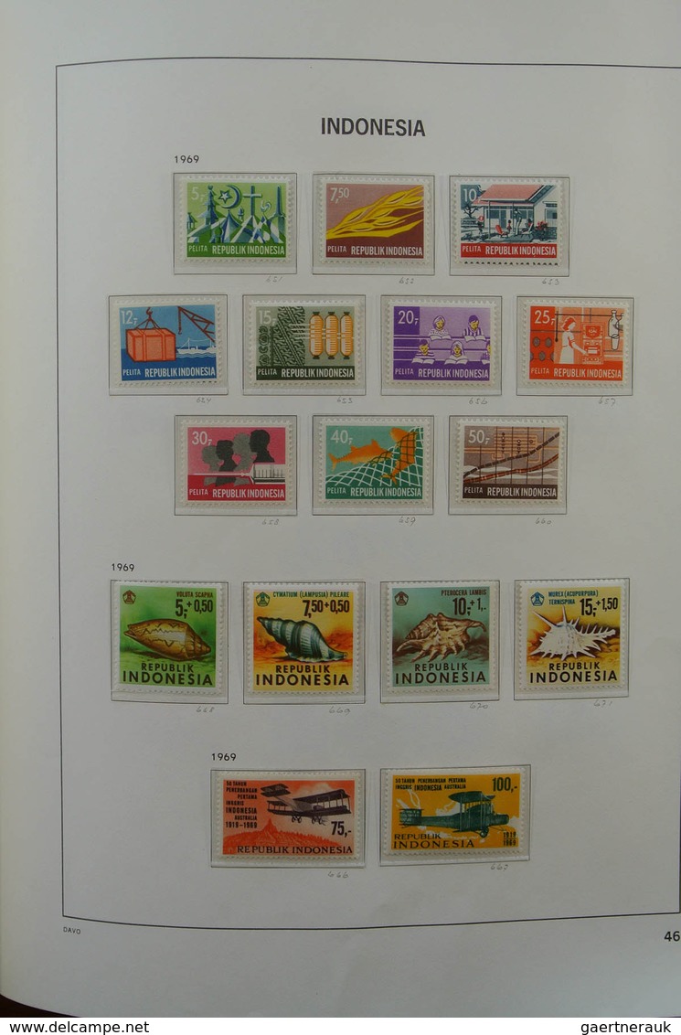 22780 Indonesien: 1949-2010. Very well filled, mostly MNH collection Indonesia 1949-2010 in 2 albums and 1