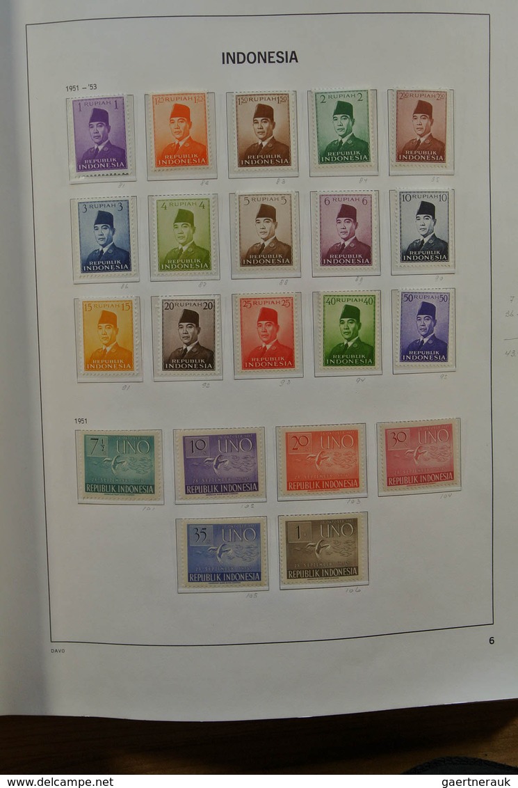 22780 Indonesien: 1949-2010. Very well filled, mostly MNH collection Indonesia 1949-2010 in 2 albums and 1