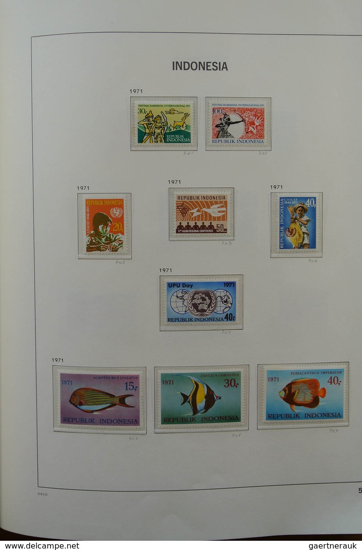 22780 Indonesien: 1949-2010. Very well filled, mostly MNH collection Indonesia 1949-2010 in 2 albums and 1