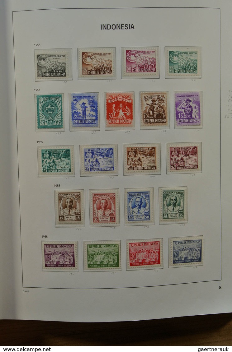 22780 Indonesien: 1949-2010. Very well filled, mostly MNH collection Indonesia 1949-2010 in 2 albums and 1