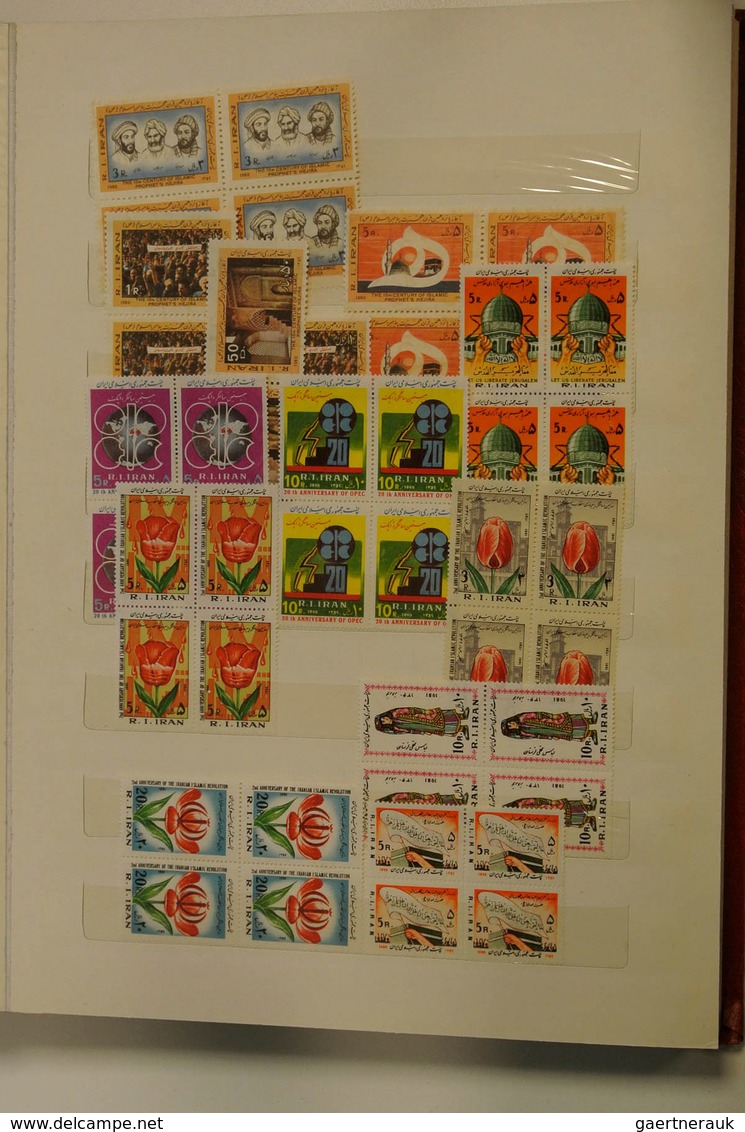 22802 Iran: Stockbook with mostly MNH material of Iran, mostly in blocks of 4.