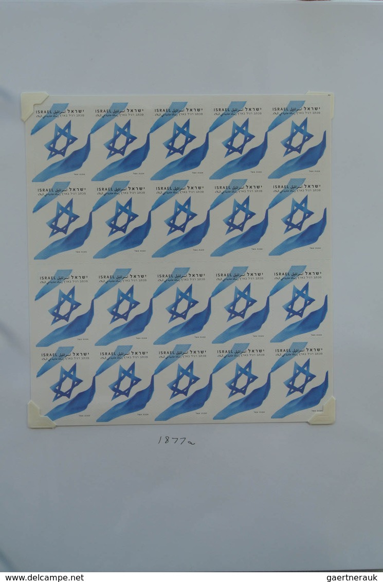 22856 Israel: 1950-2000. Almost complete collection stampsbooklets Israel 1950-2000 in album. Collection c