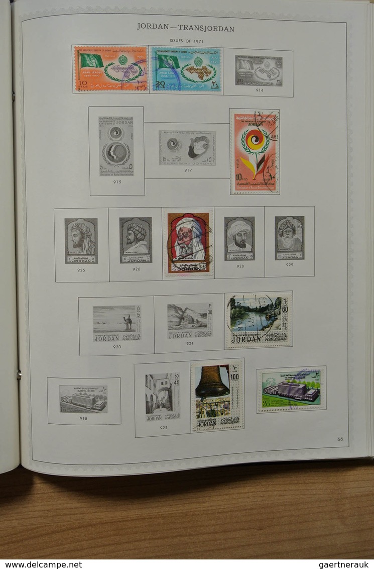 23273 Jordanien: 1920-1984. Nicely filled, used collection Jordan 1920-1984 in Minkus album. Also a small