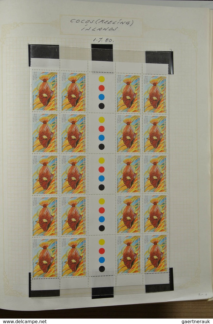 23339 Kokos-Inseln: 1963-1985. Mostly MNH (few older sets hinged) and used collection Cocos Islands 1963-1