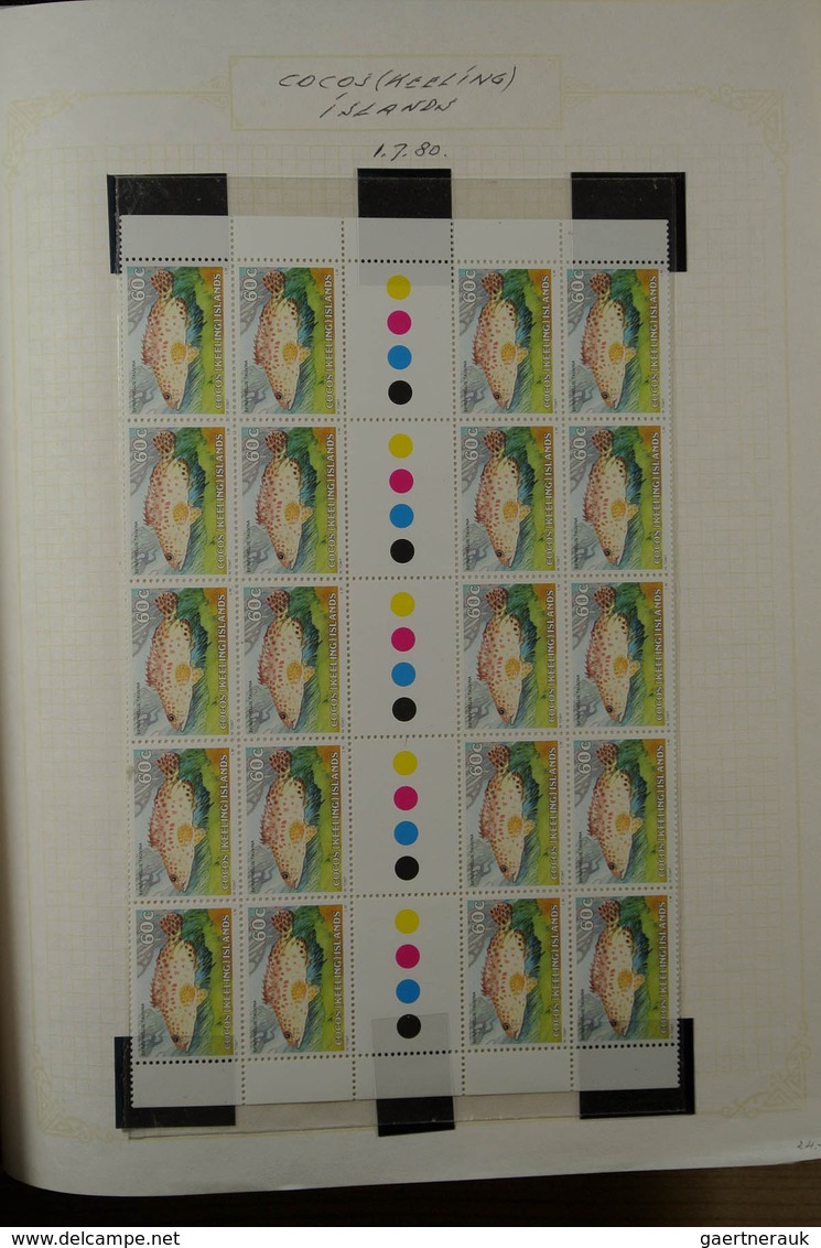 23339 Kokos-Inseln: 1963-1985. Mostly MNH (few older sets hinged) and used collection Cocos Islands 1963-1