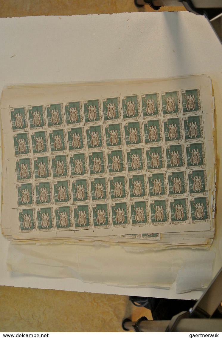 23404 Laos: 1961: Little box with complete sheets of revolutionary issues Pathet-Lao 1961. Michel no's 1,