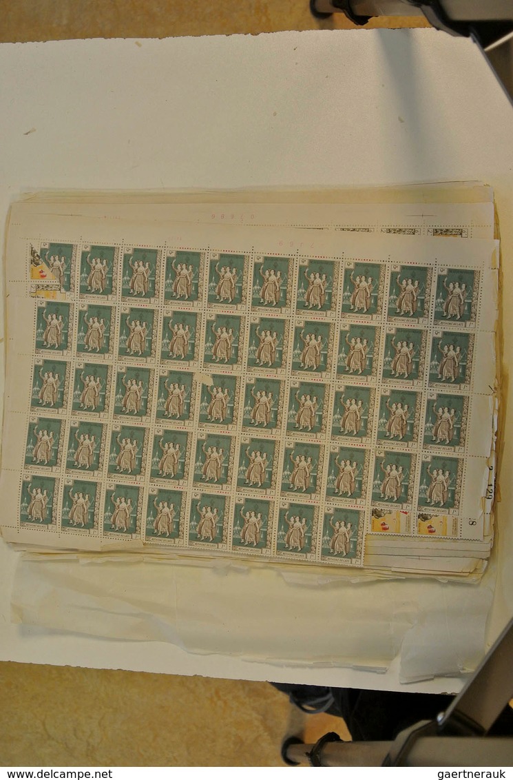 23404 Laos: 1961: Little box with complete sheets of revolutionary issues Pathet-Lao 1961. Michel no's 1,