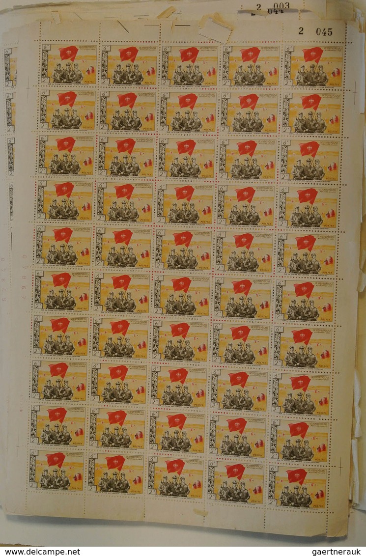 23404 Laos: 1961: Little box with complete sheets of revolutionary issues Pathet-Lao 1961. Michel no's 1,