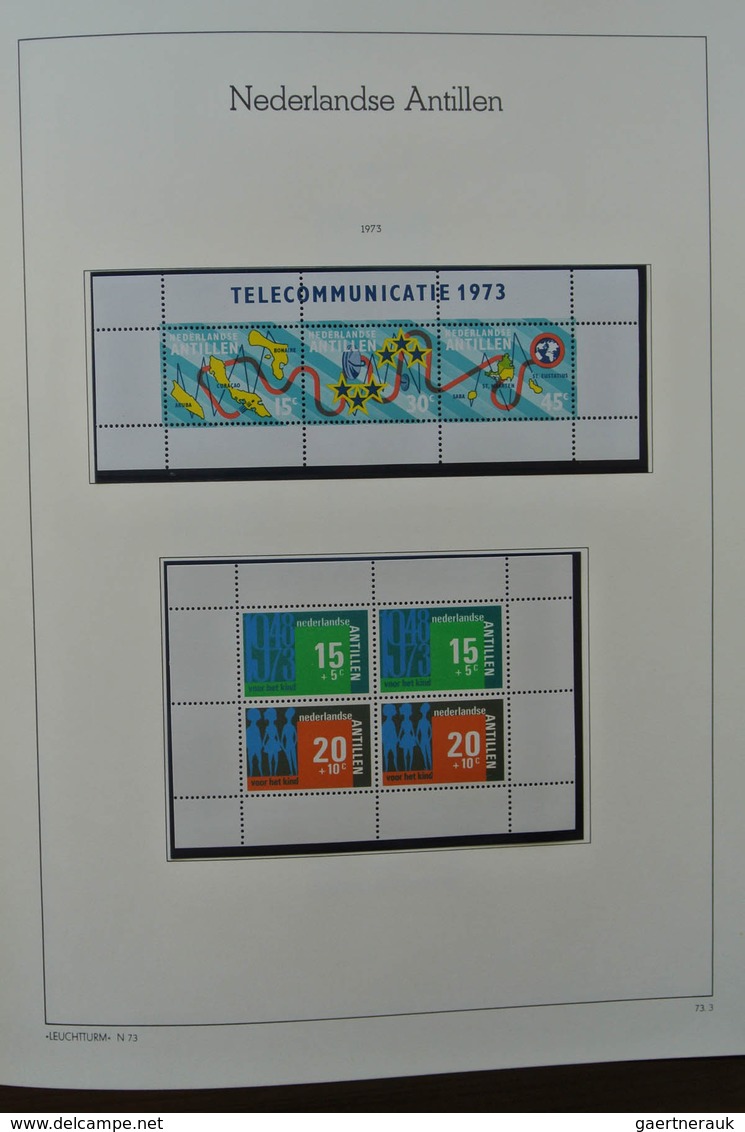 23744 Niederländische Antillen: 1889-2009. Very well filled, MNH, mint hinged and used collection Netherla