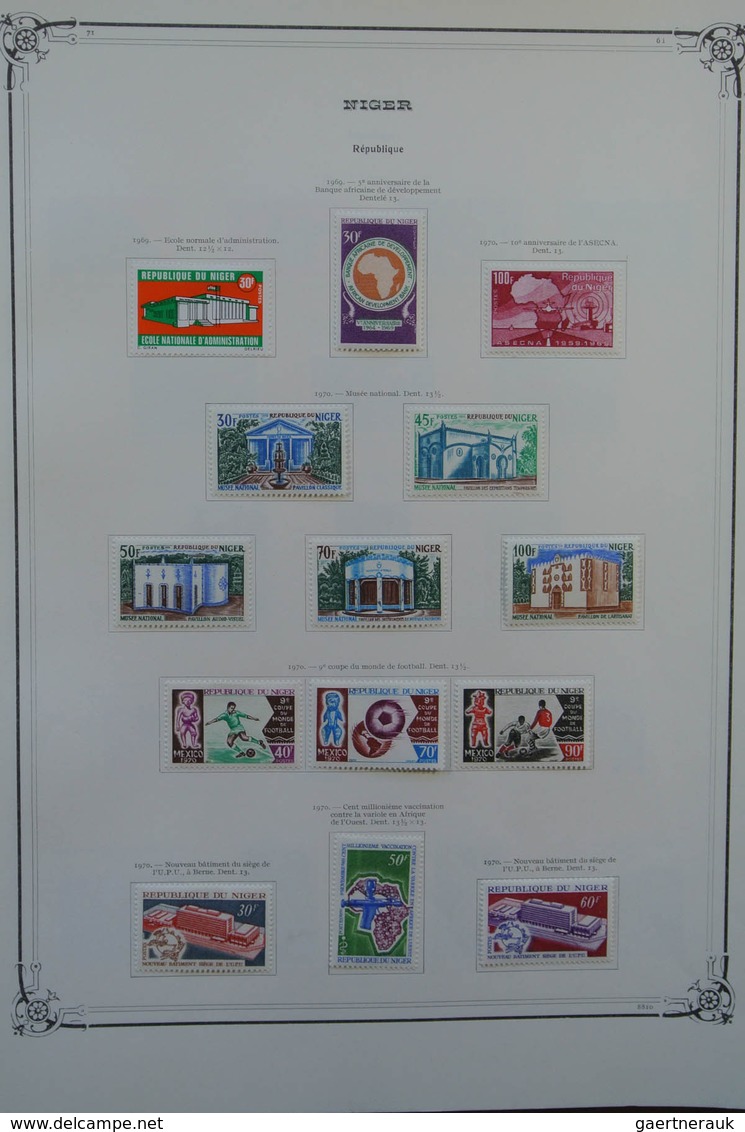 23753 Niger: 1921-1974. Almost complete (without souvenir sheets), mint hinged collection Niger 1921-1974