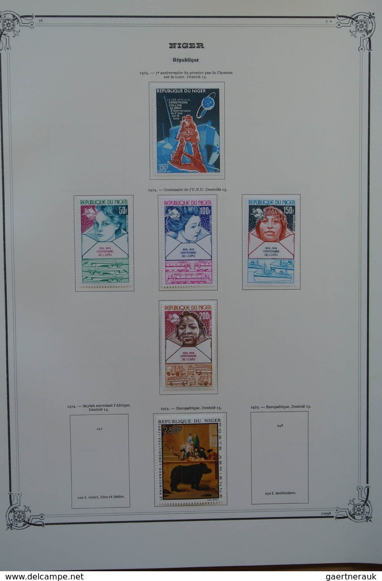 23753 Niger: 1921-1974. Almost complete (without souvenir sheets), mint hinged collection Niger 1921-1974