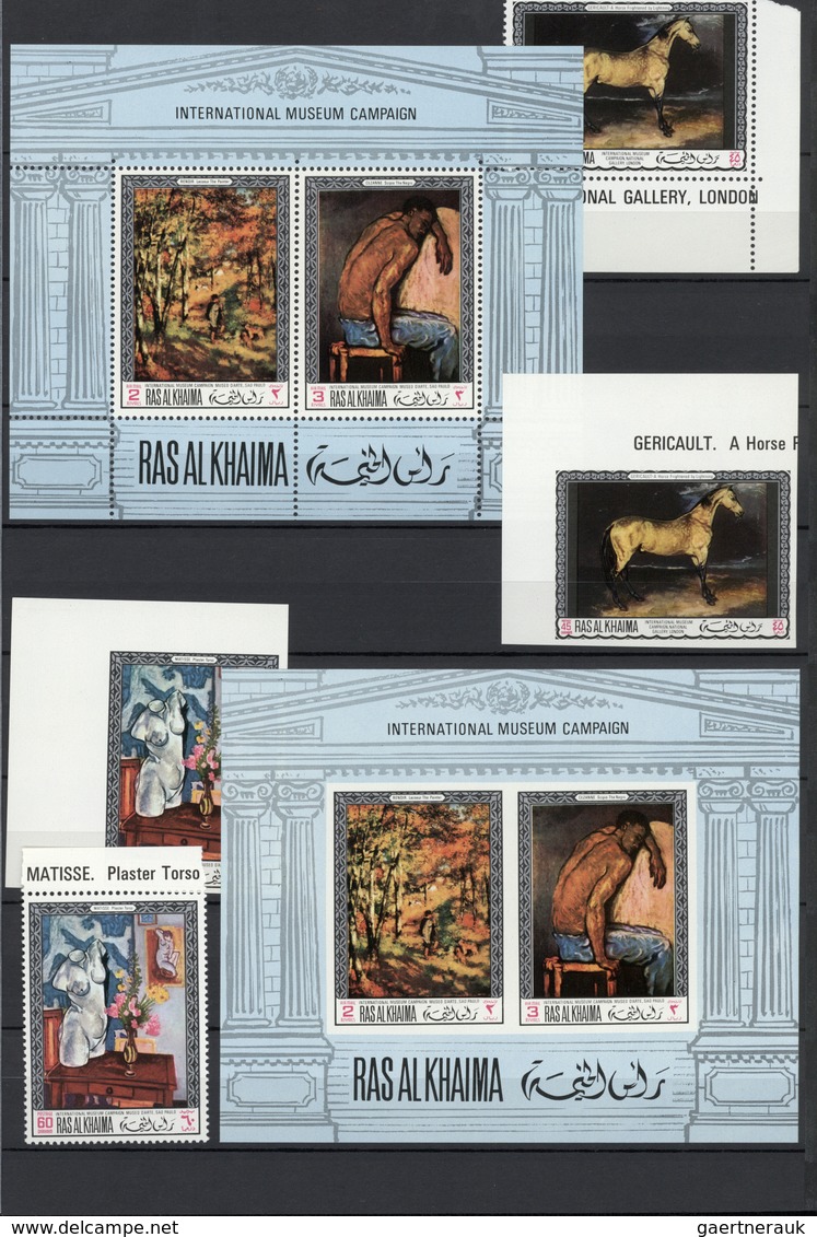 23883 Ras Al Khaima: 1964/1969, U/m Collection In A Stockbook With Many Attractive Thematic Sets, Imperfor - Ras Al-Khaima