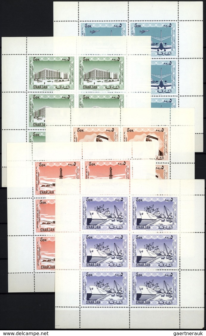 24012 Schardscha / Sharjah: 1964/1972, Sharjah/Khor Fakkan, U/m Accumulation In Two Stockbooks Incl. A Goo - Sharjah