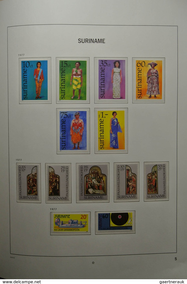 24150 Surinam: 1873-2000. Mostly MNH collection Surinam 1872-2000 in 2 Davo albums. Collection is till 194