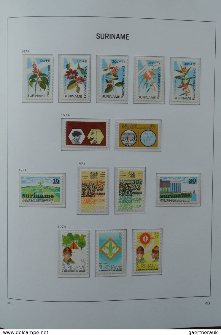 24152 Surinam: 1927-1975. MNH and mint hinged, almost complete collection Surinam 1927-1975 in Davo luxe a