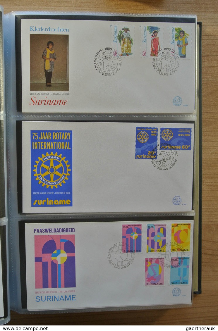 24155 Surinam: 1975-2005. With the exception of only a few FDC's a complete collection unaddressed FDC's o