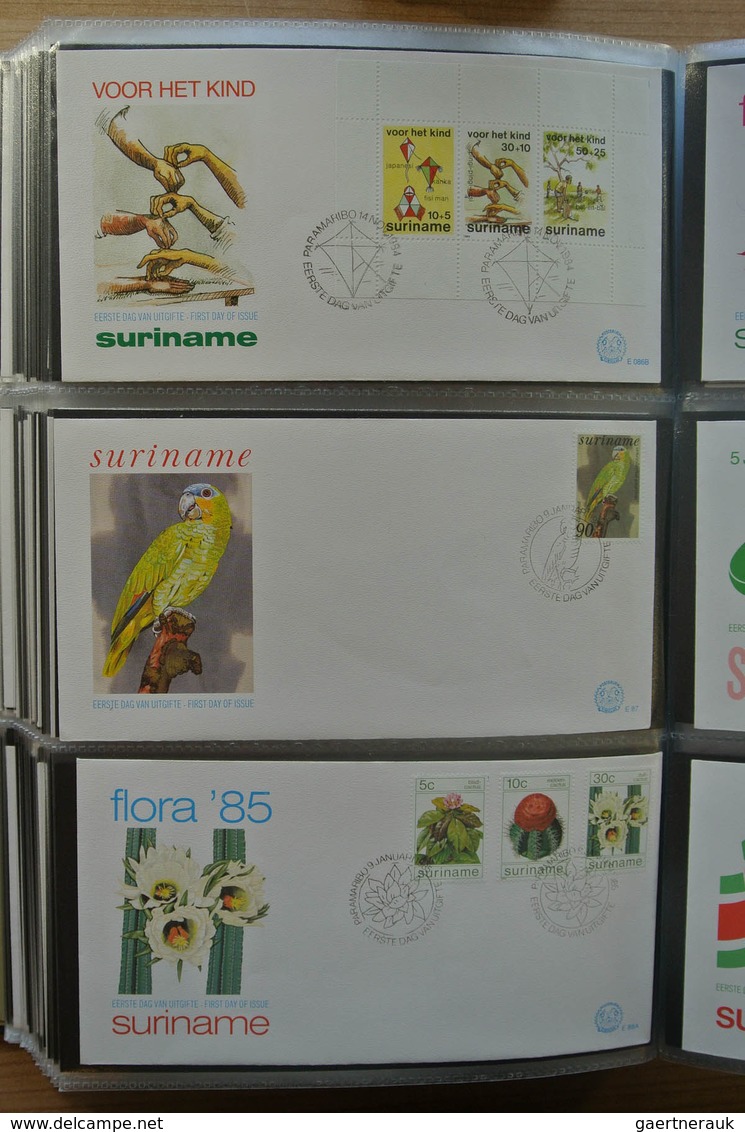 24155 Surinam: 1975-2005. With the exception of only a few FDC's a complete collection unaddressed FDC's o