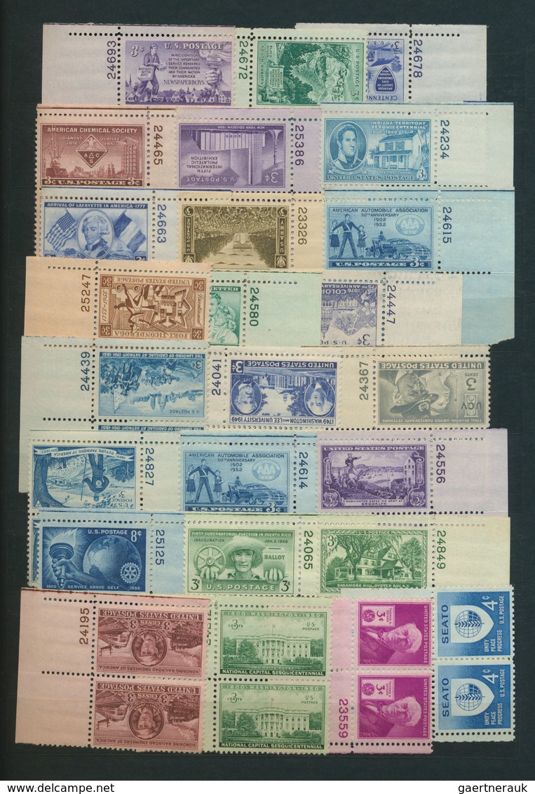 24404 Vereinigte Staaten Von Amerika: 1938/1960 (ca.), U/m Assortment Of Apprx. 850 Stamps 1938-1954 Defin - Autres & Non Classés