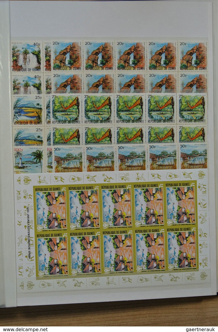 24568 Alle Welt: Stockbook with MNH material of various countries, many in sheets or sheetparts, including