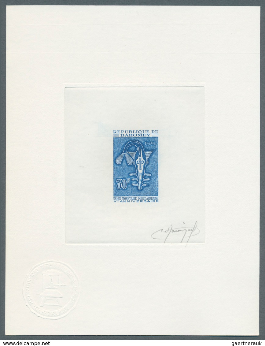 24599 Afrika: Ab 1945, Interessante Sammlung Von 163 Epreuves Zumeist D'artiste Signée Für Markenausgaben - Autres - Afrique