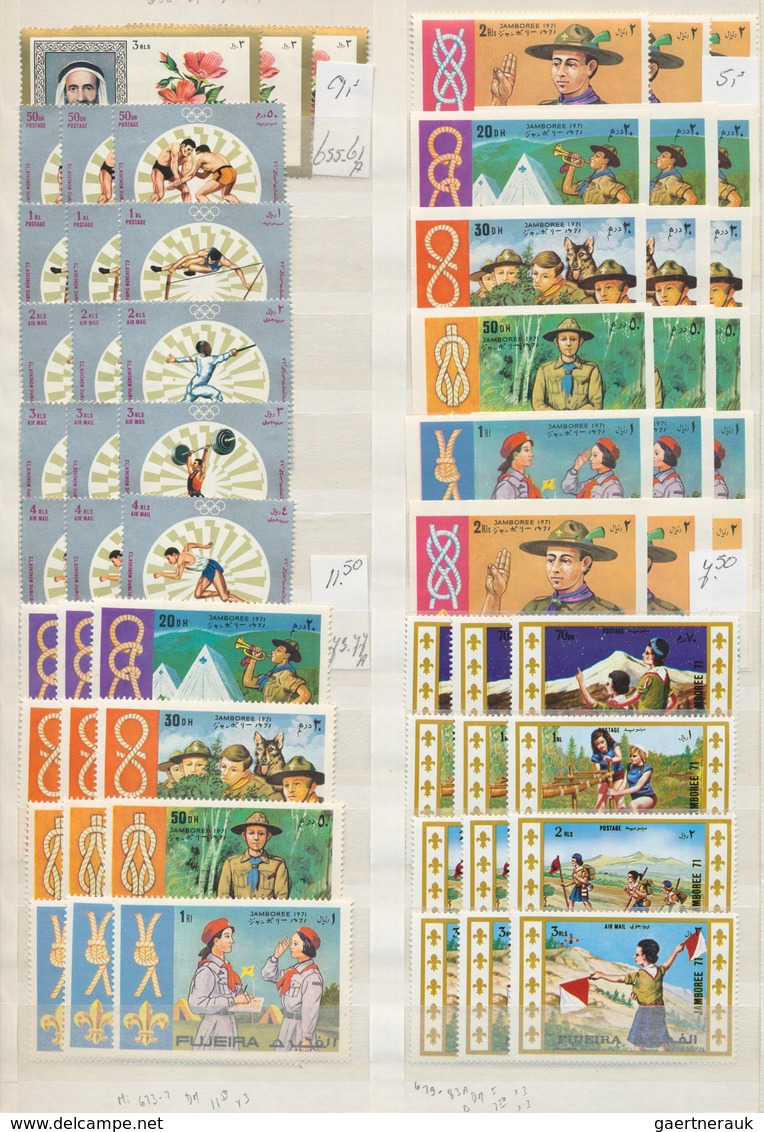 24673 Asien: 1965/1972 (ca.), GULF STATES, U/m Stock In An Album With Sets And Souvenir Sheets, Apparently - Autres - Asie