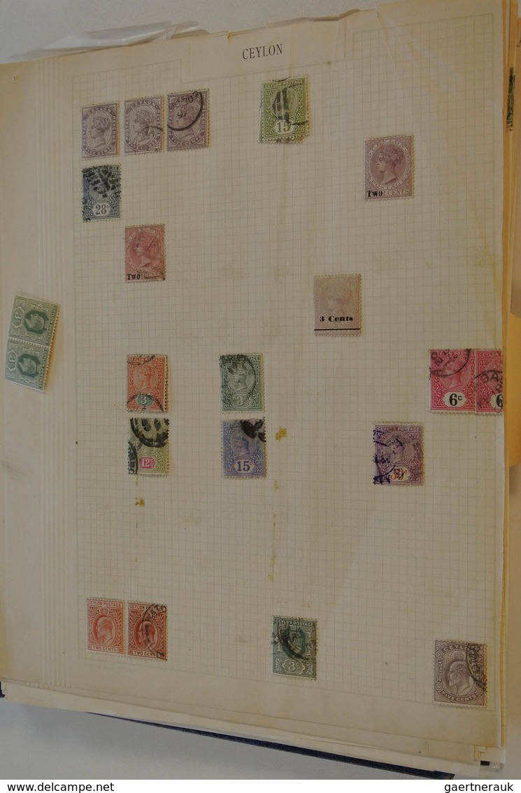 24685 Asien: Box with MNH, mint hinged and used material of British Asia. Mostly stamps of Ceylon and Paki