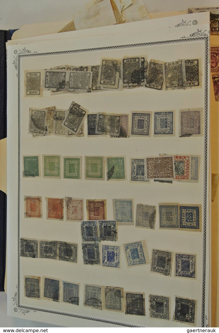 24685 Asien: Box with MNH, mint hinged and used material of British Asia. Mostly stamps of Ceylon and Paki