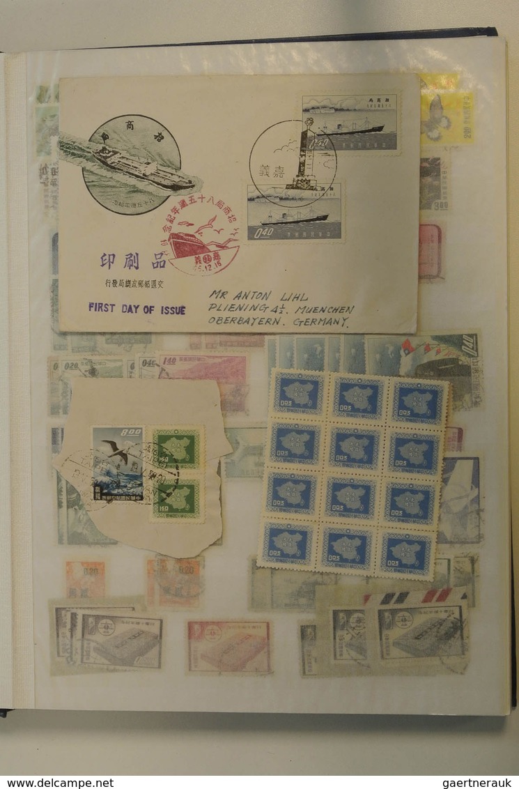 24686 Asien: Five stockbooks with various MNH, mint hinged and used material of Asian countries. Contains