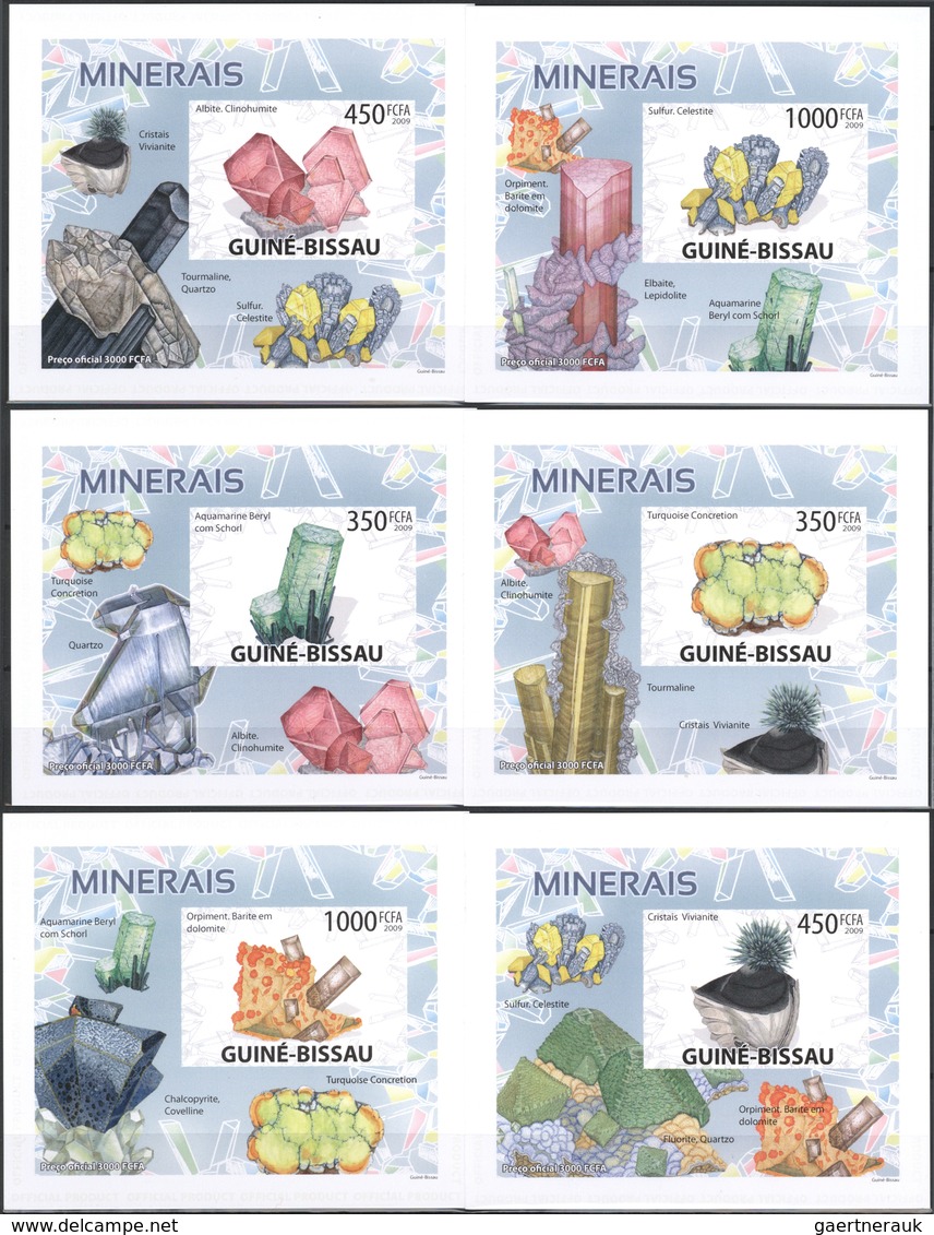 24927 Thematische Philatelie: 2006/2011. DeLuxe Collection Containing "Stamps On Cardboard" From Mozambiqu - Non Classés