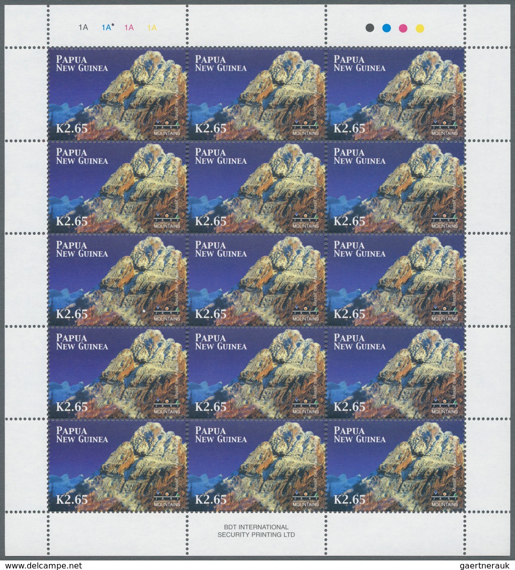 24934 Thematik: Alpen Und Berge / Alps And Mountains: 2002, Papua New Guinea. Lot With 375 Complete Sets Y - Autres & Non Classés