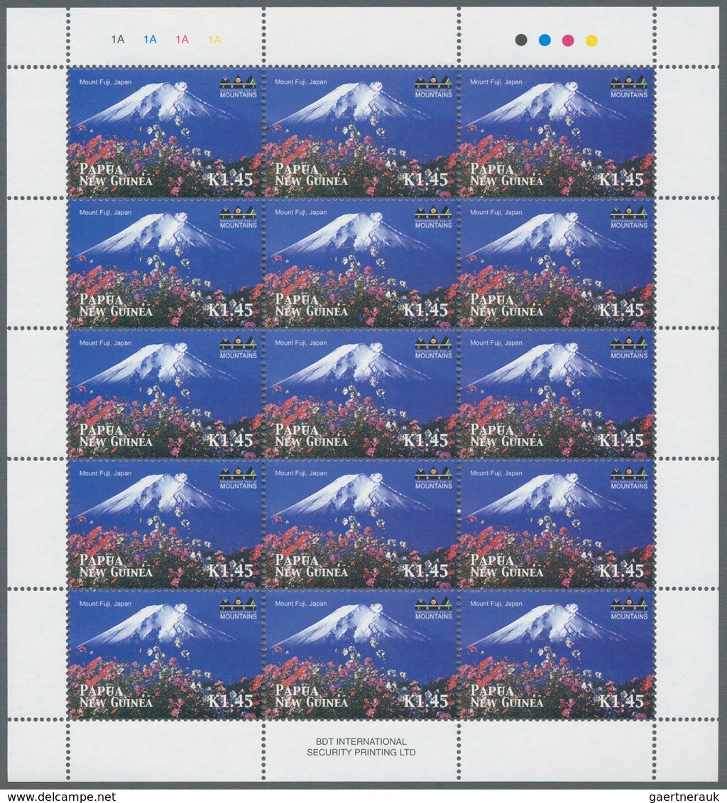 24934 Thematik: Alpen Und Berge / Alps And Mountains: 2002, Papua New Guinea. Lot With 375 Complete Sets Y - Sonstige & Ohne Zuordnung