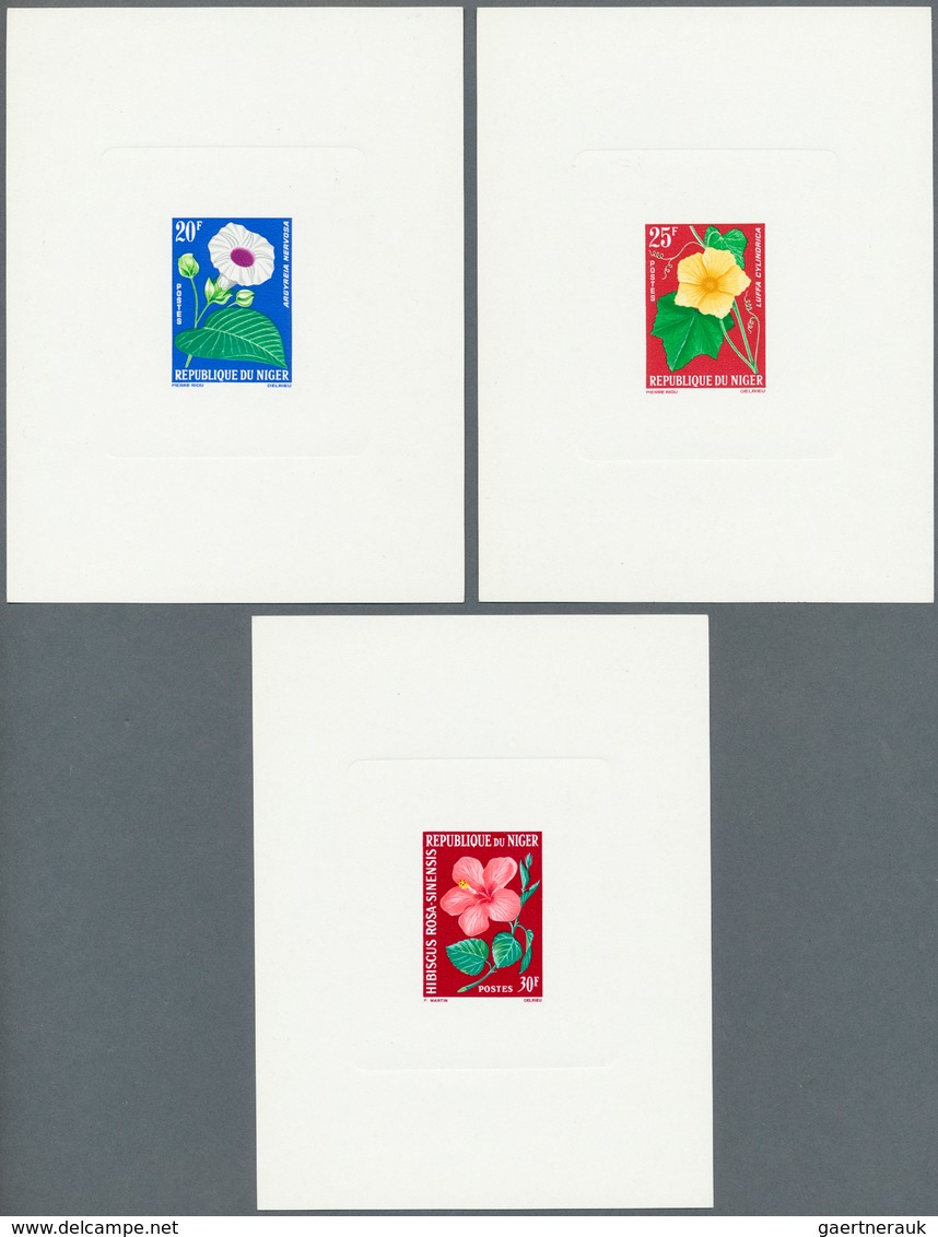 25057 Thematik: Flora, Botanik / Flora, Botany, Bloom: 1960/1990 (ca.), Assortment Of 95 Positions Incl. S - Autres & Non Classés