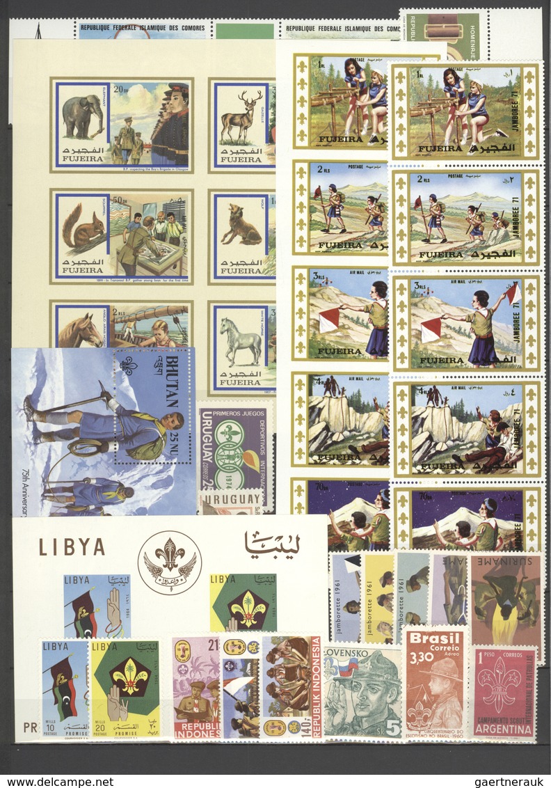 25402 Thematik: Pfadfinder / Boy Scouts: 1947/1999 (approx), Various Countries. Stock Book Containing The - Autres & Non Classés