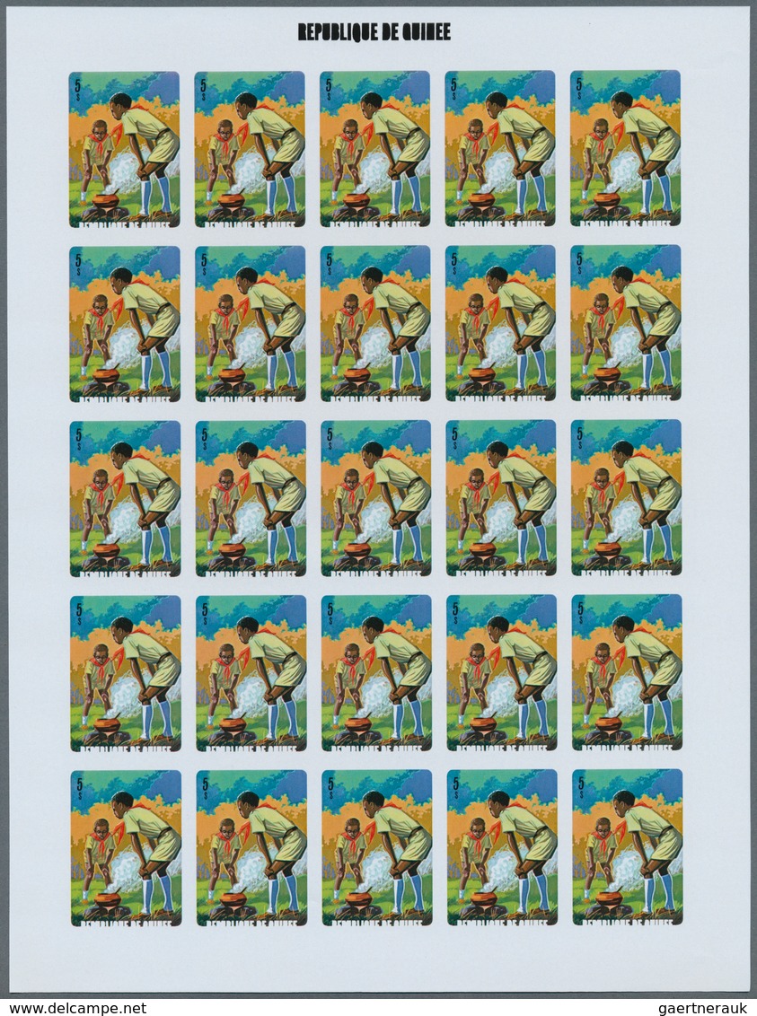 25412 Thematik: Pfadfinder / Boy Scouts: 1974, Guinea. Progressive Proofs Set Of Sheets For The Complete I - Autres & Non Classés