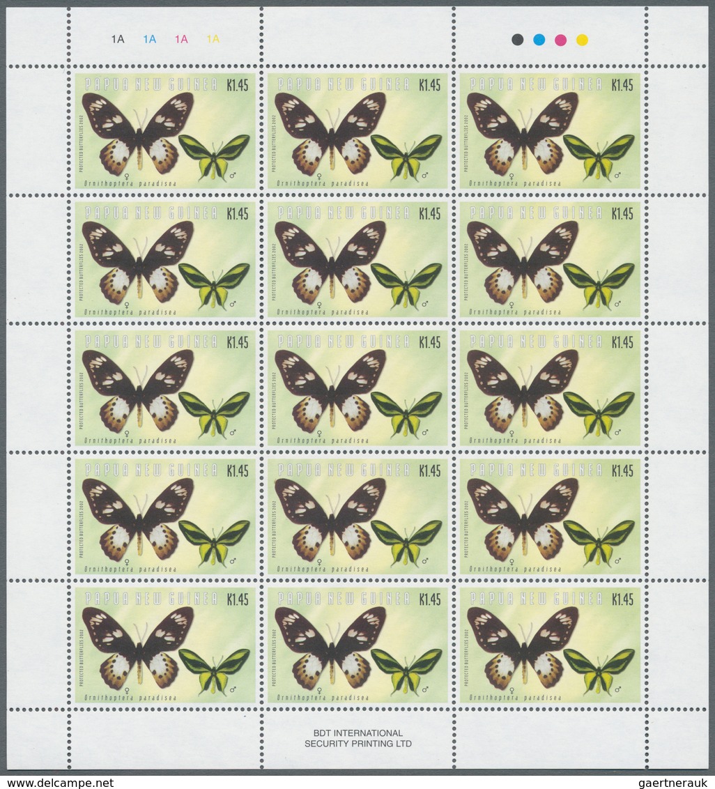 25809 Thematik: Tiere-Schmetterlinge / Animals-butterflies: 2002, Papua New Guinea. Lot Of 1,500 Stamps "1 - Papillons