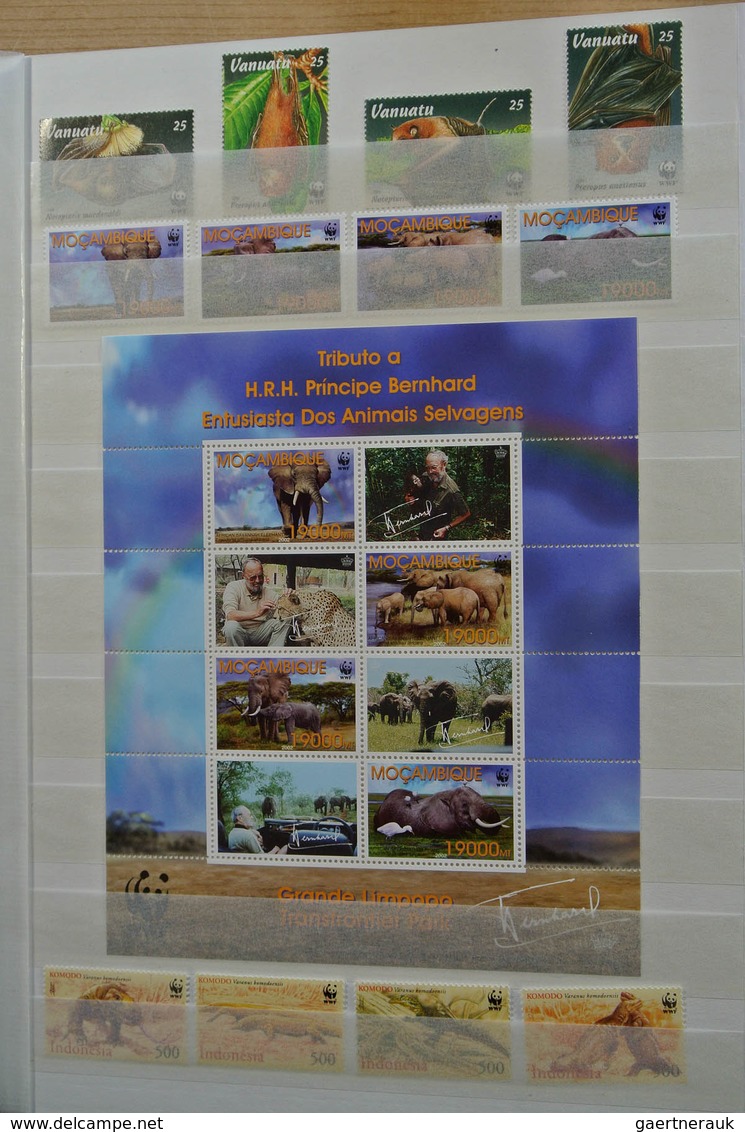 25901 Thematik: WWF: Stockbook with MNH sets and FDC's with WorldWildlifeFund stamps.