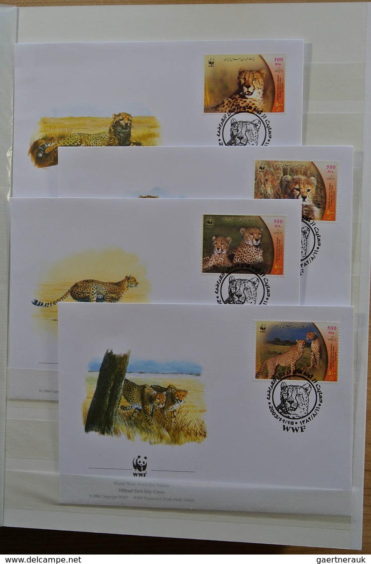 25901 Thematik: WWF: Stockbook with MNH sets and FDC's with WorldWildlifeFund stamps.