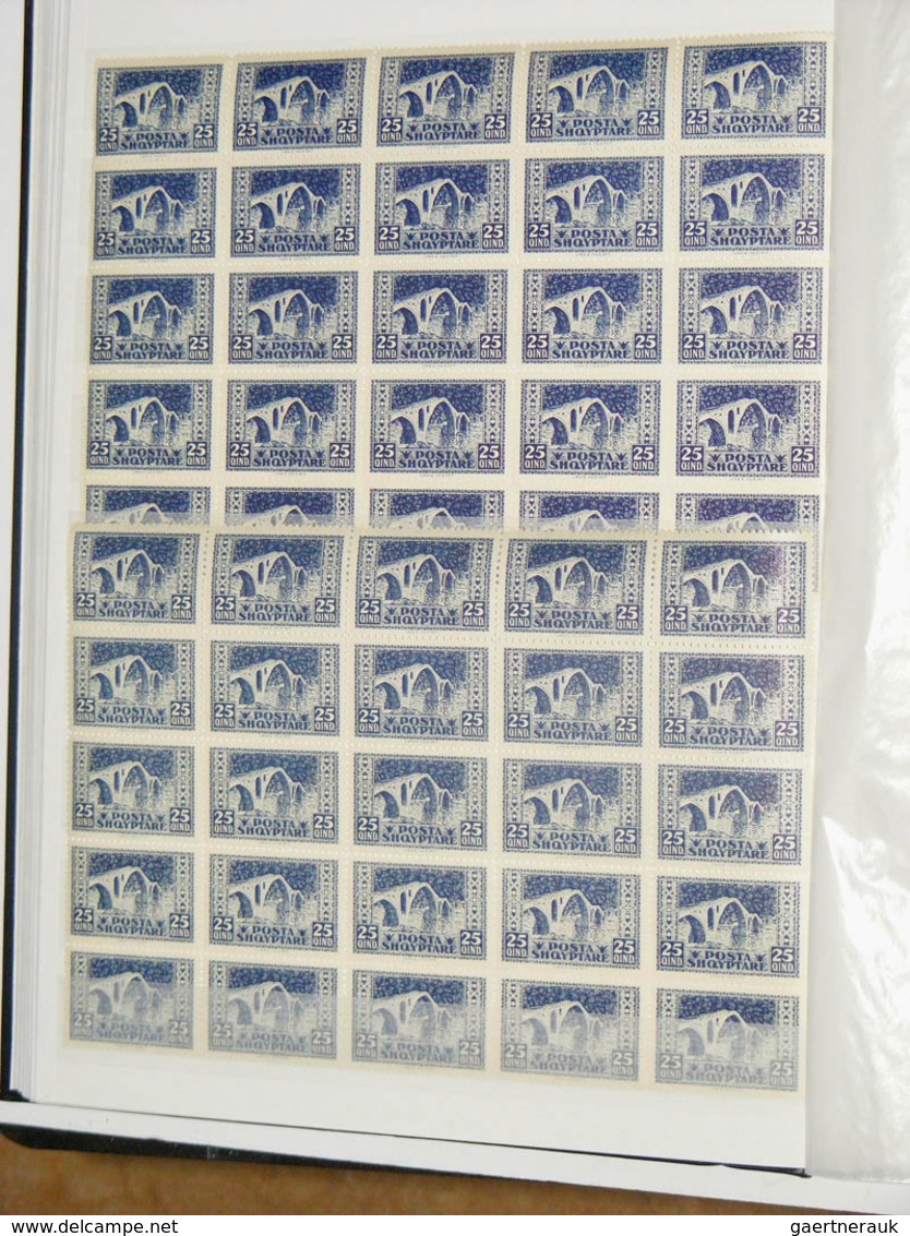 26014 Albanien: 1920/30 (ca.): Collection MNH sheetparts of Albania ca. 1920-1930 in 2 stockbooks. Contain