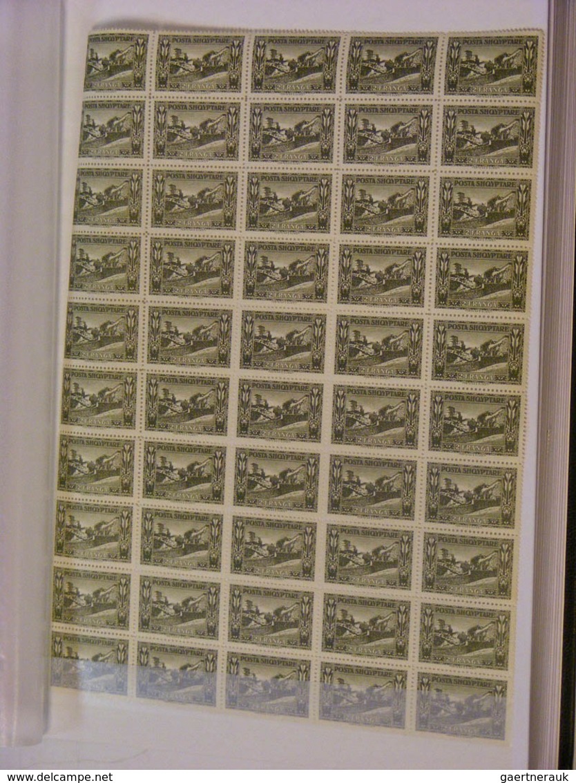 26014 Albanien: 1920/30 (ca.): Collection MNH sheetparts of Albania ca. 1920-1930 in 2 stockbooks. Contain