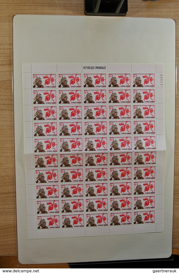 26127 Belgien: Folder with ca. 85, mostly MNH, complete sheets of various Belgian territories, including B