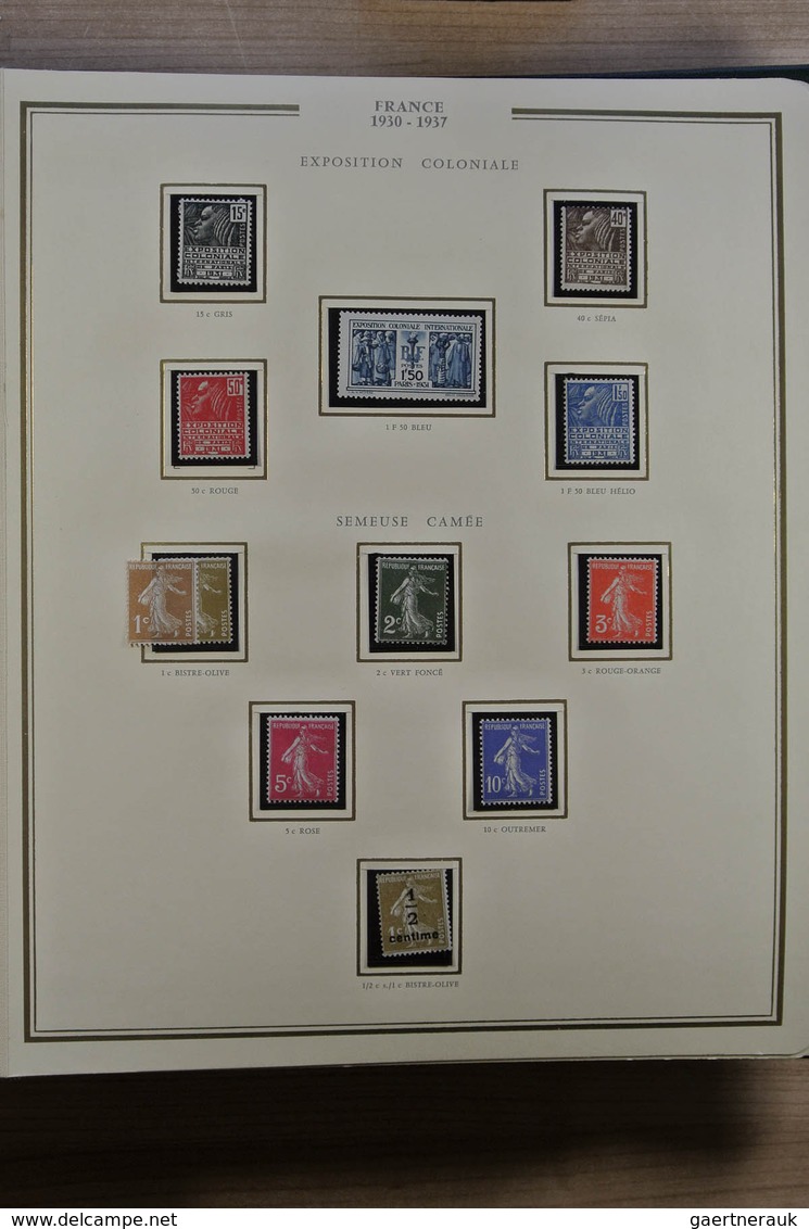 26419 Frankreich: 1900-1972. Well filled, MNH, mint hinged and used collection France 1900-1972 in 3 luxe