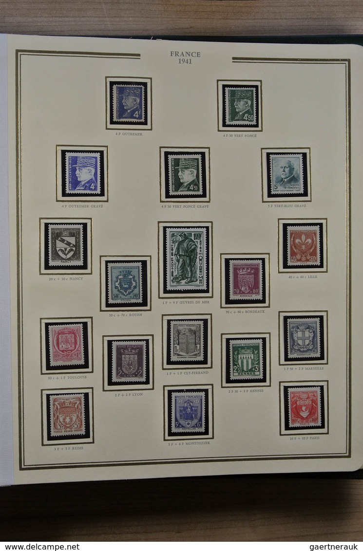 26419 Frankreich: 1900-1972. Well filled, MNH, mint hinged and used collection France 1900-1972 in 3 luxe