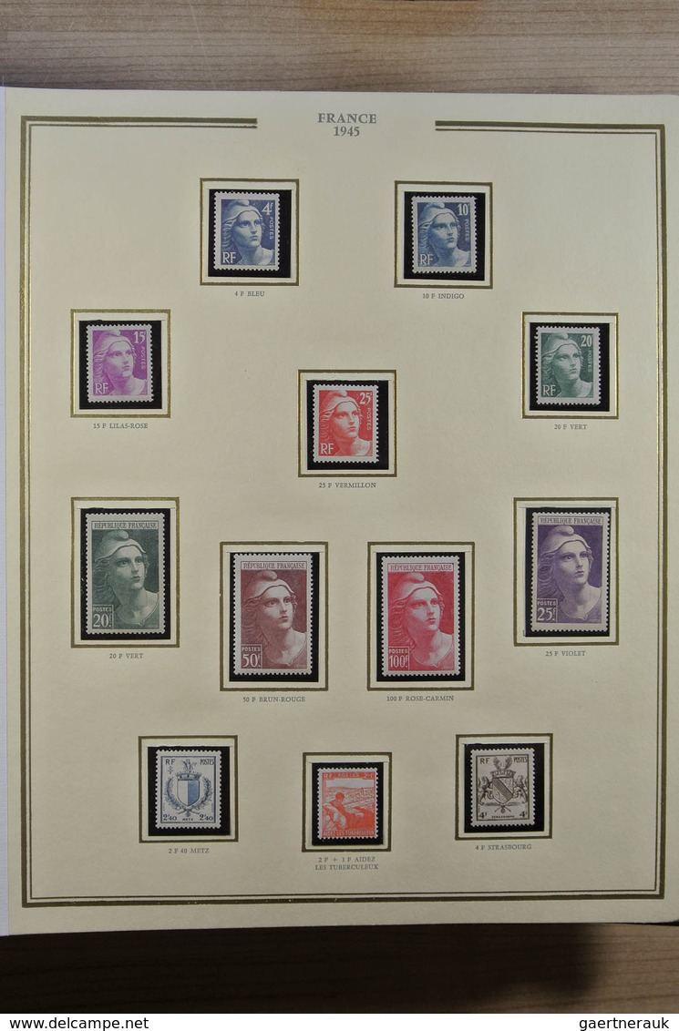 26419 Frankreich: 1900-1972. Well filled, MNH, mint hinged and used collection France 1900-1972 in 3 luxe