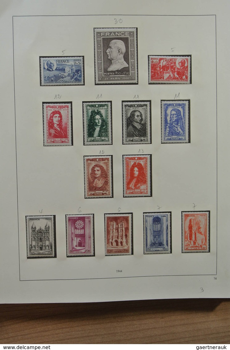 26422 Frankreich: 1900-1954. MNH and mint hinged collection France 1900-1954 in Safe album. Collection con